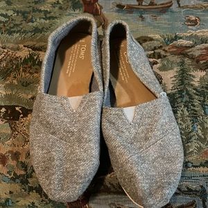 Women’s Toms size 8.5